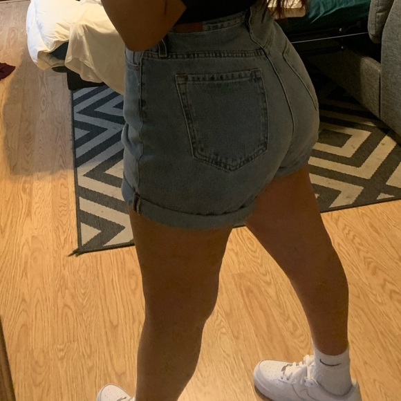 Urban Outfitters BDG Mom High Rise Shorts Size 32 No Stretch - Picture 5 of 6